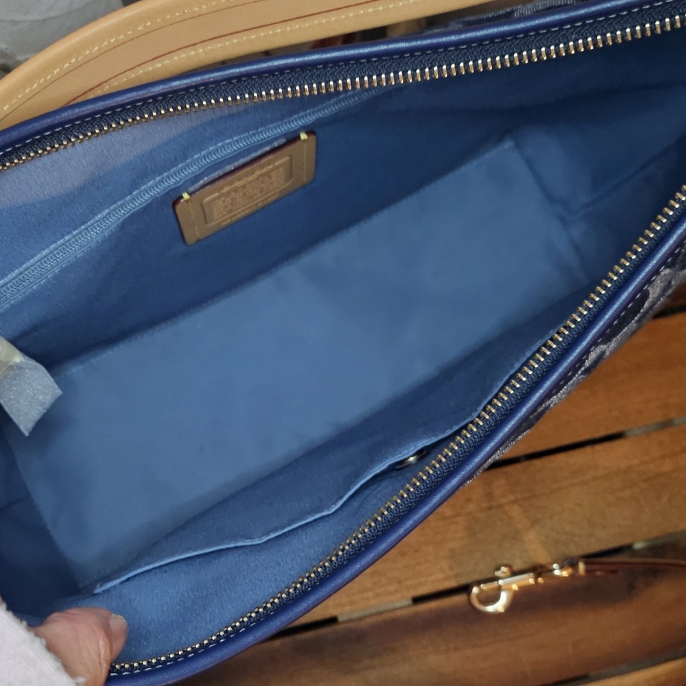 Coach Laurel Blue and Tan Shoulder Bag - Picture 4 of 11